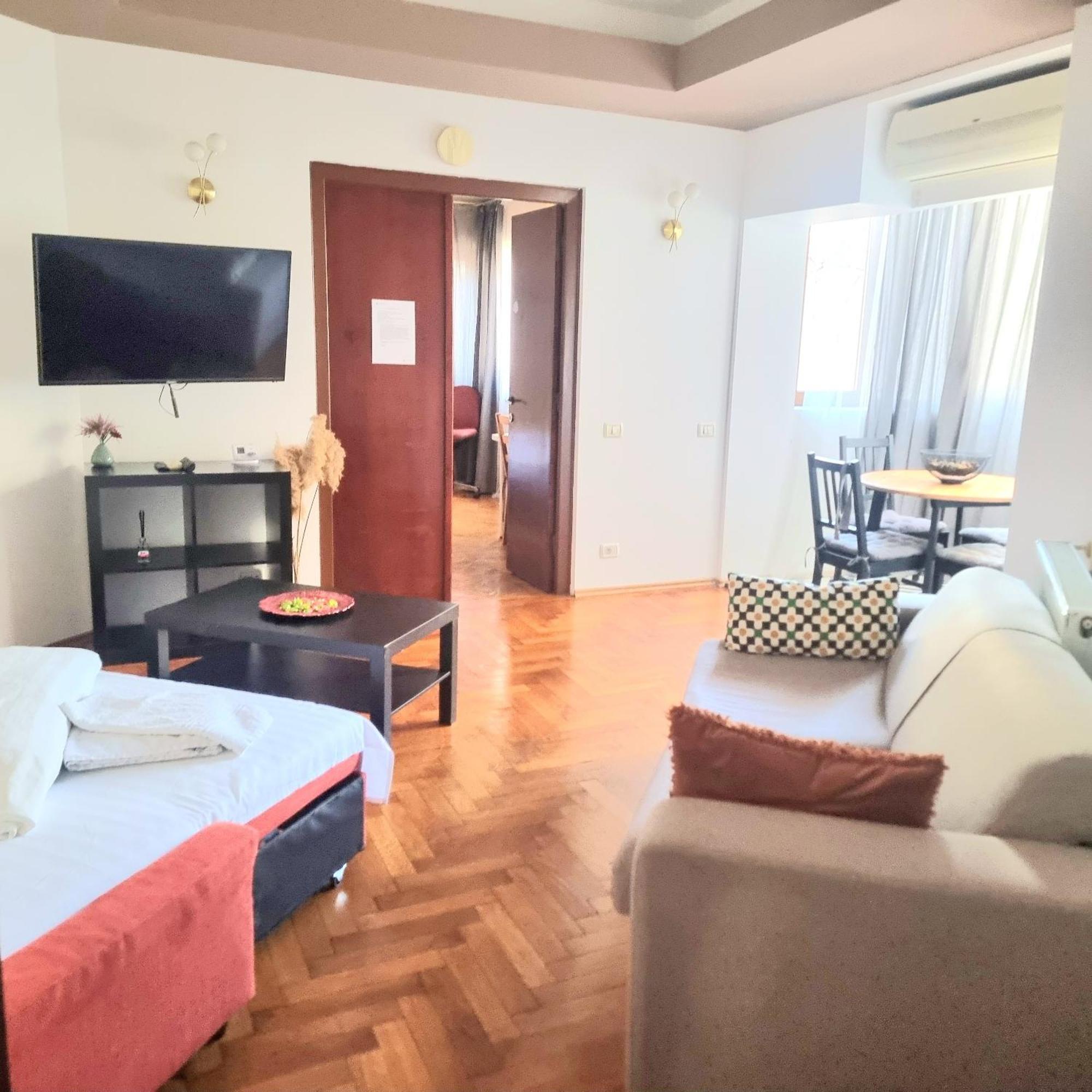 Peaceful Getaway - Generous 3-Bedroom Sanctuary - Close To Historic Old Town Bukarest Exterior foto